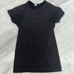 Lululemon size 4 swiftly tech